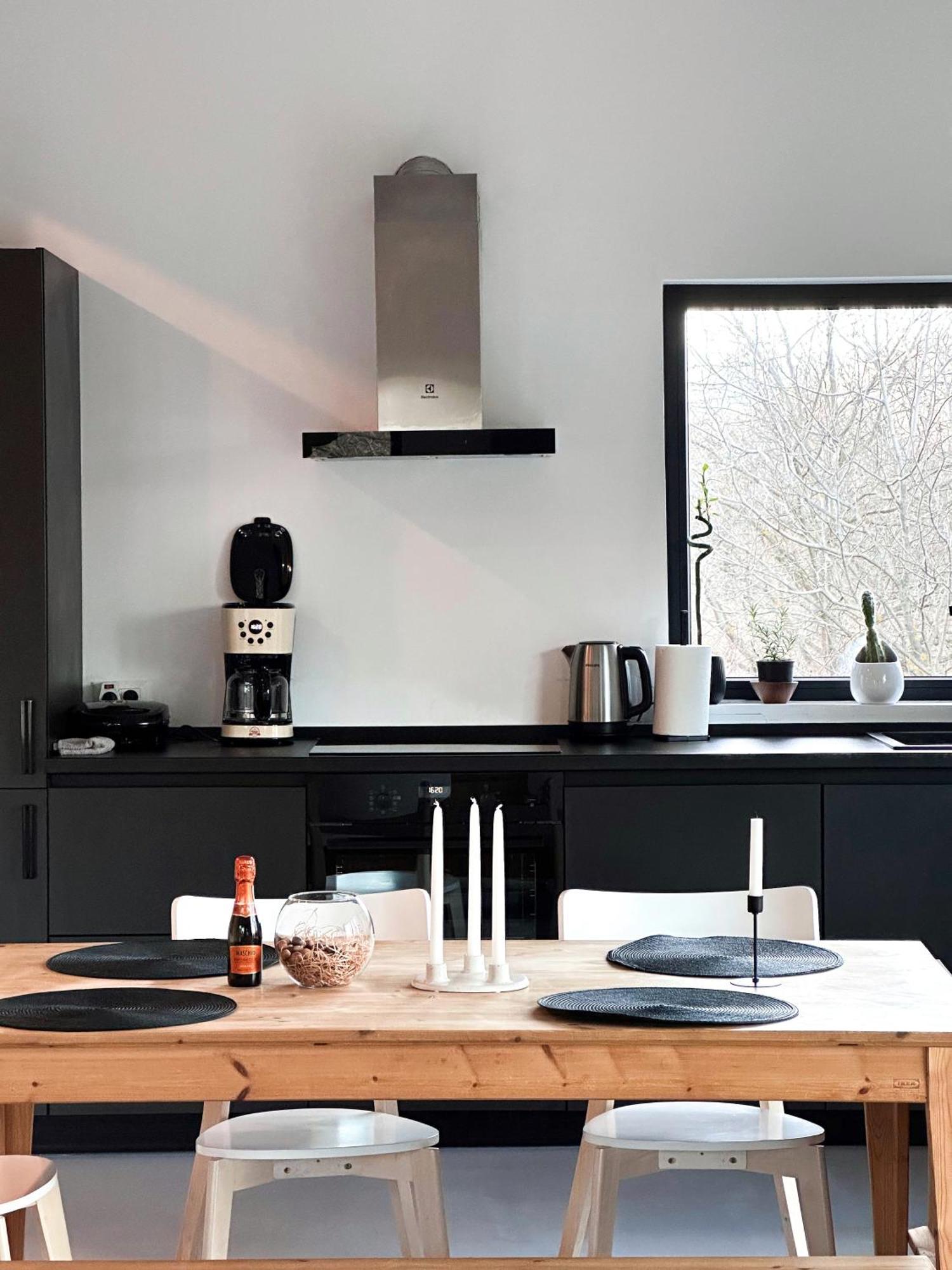 Black Walnut House With Indoor Outdoor Fireplace Izvoarele  Exteriör bild